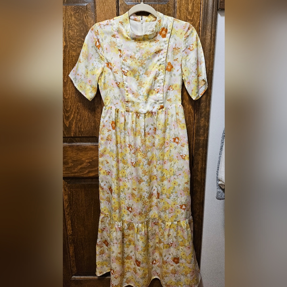 Chic Yellow Floral Nursing Dress